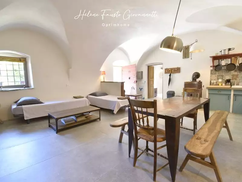 Maison, 235 m²