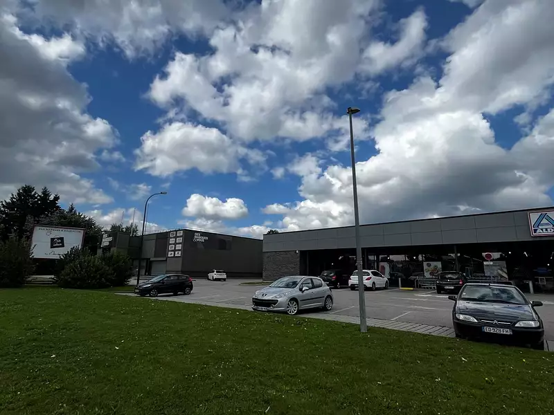 Divers, 2 400 m²