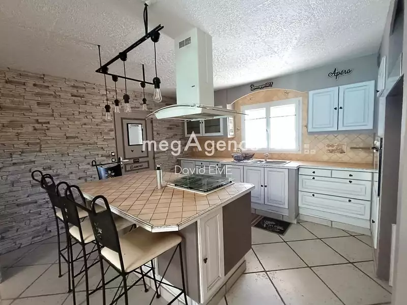 Maison, 175 m²