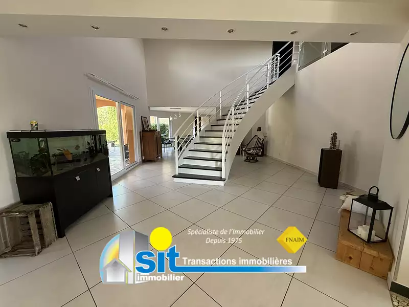 Maison, 300 m²