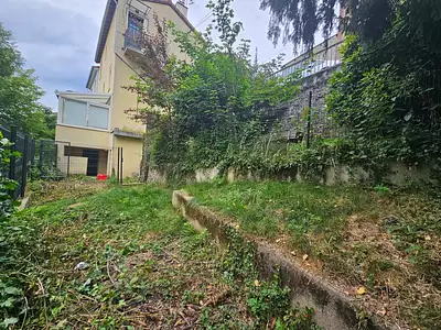 Terrain, 317 m²