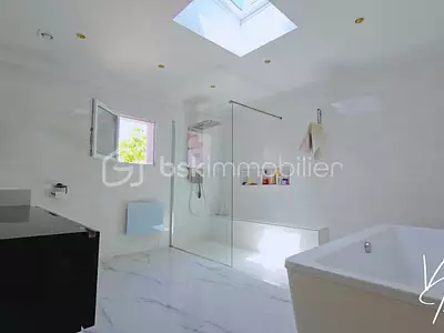 Maison, 243 m²