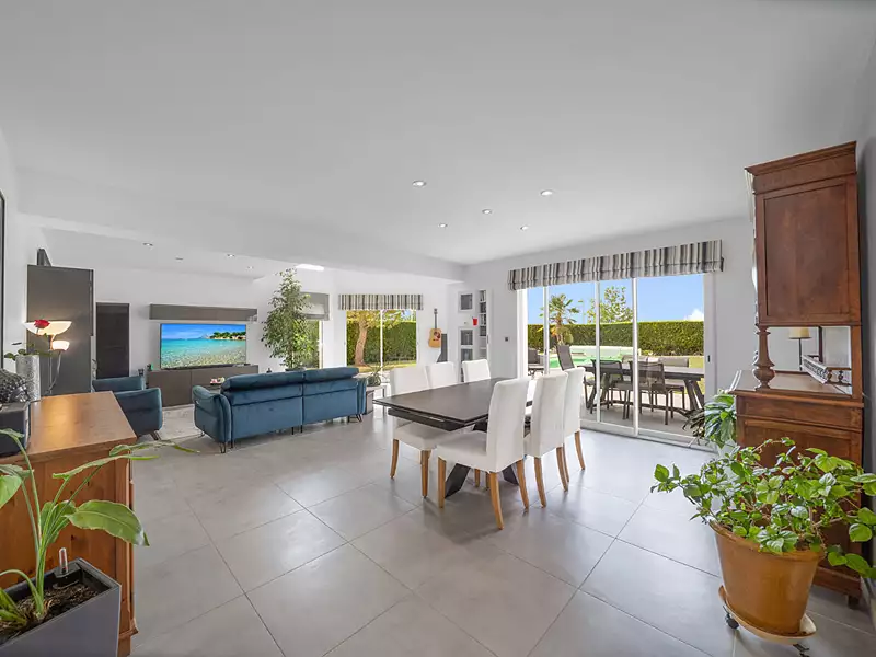 Maison, 166 m²