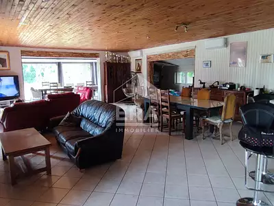 Maison, 255 m²