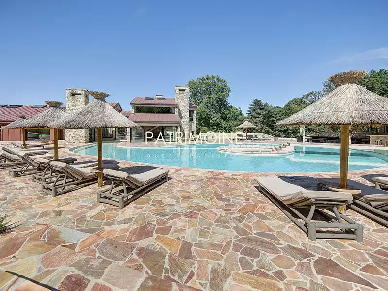 Maison, 700 m²