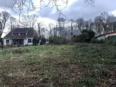 Terrain, 834 m²