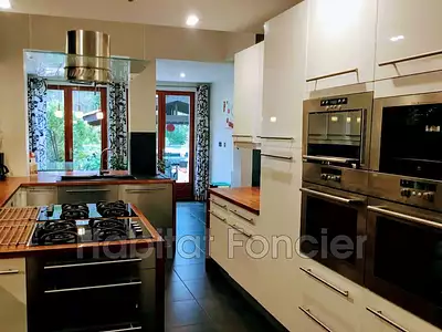 Maison, 560 m²