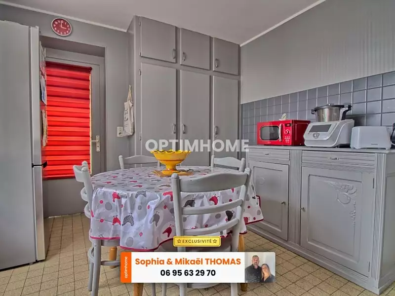 Maison, 225 m²