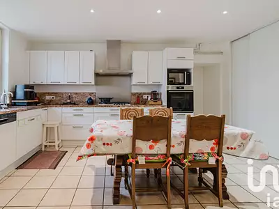 Maison, 240 m²