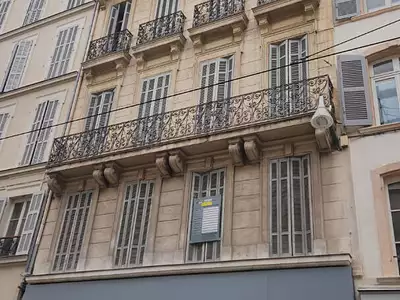 Immeuble, 930,95 m²