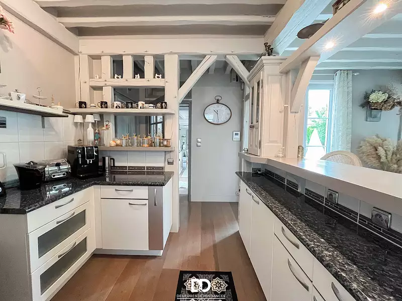 Maison, 260 m²