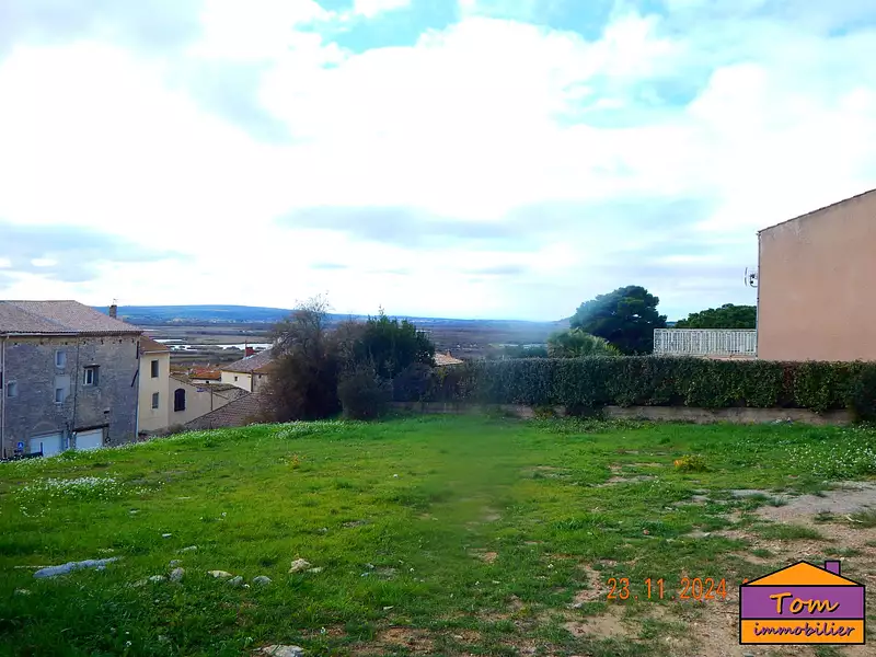 Terrain, 689 m²