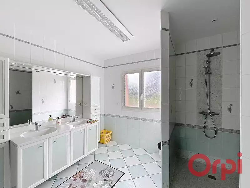 Maison, 315 m²