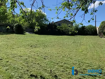 Terrain, 1 800 m²