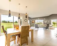 Maison, 275 m²