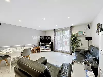 230 000 € 2 805 €/m² Appartement • 82 m² • 4 pièces • 3 chambres Cergy (95800)