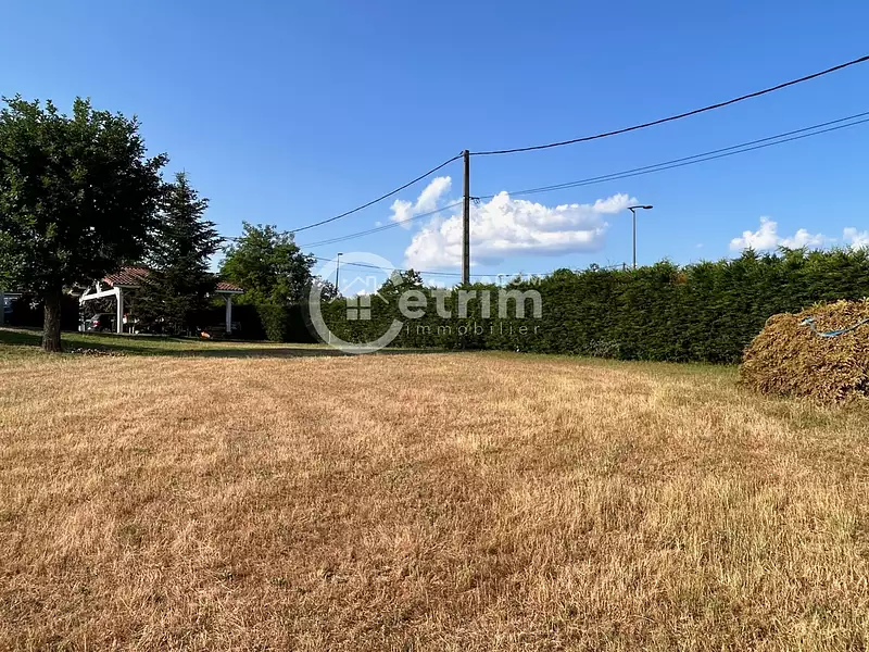 Terrain, 707 m²