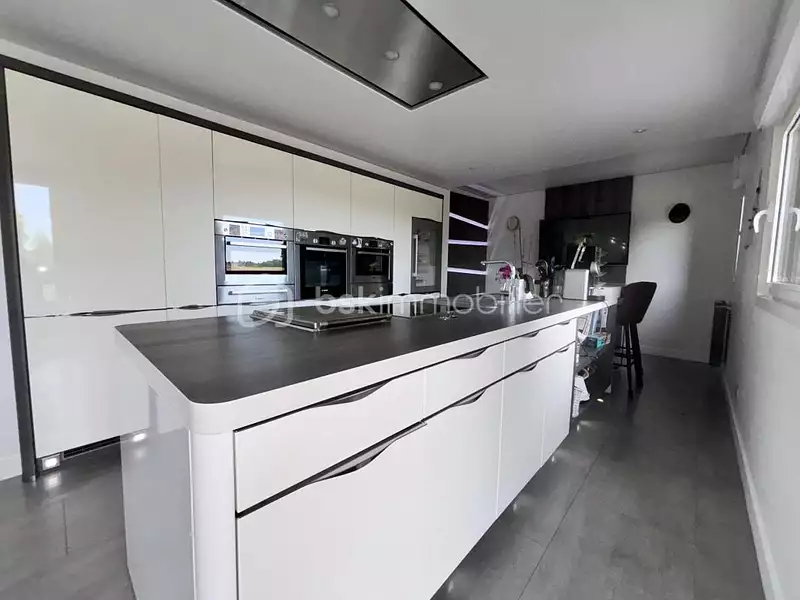Maison, 199 m²