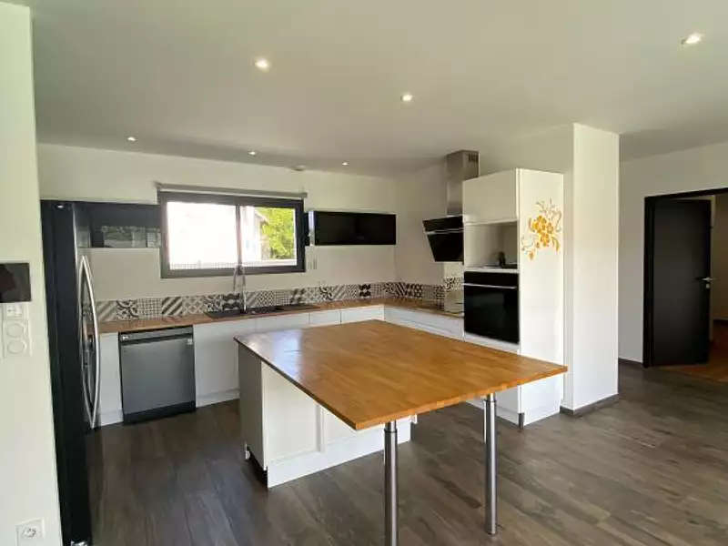 Maison, 151 m²