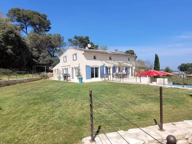Maison, 245 m²