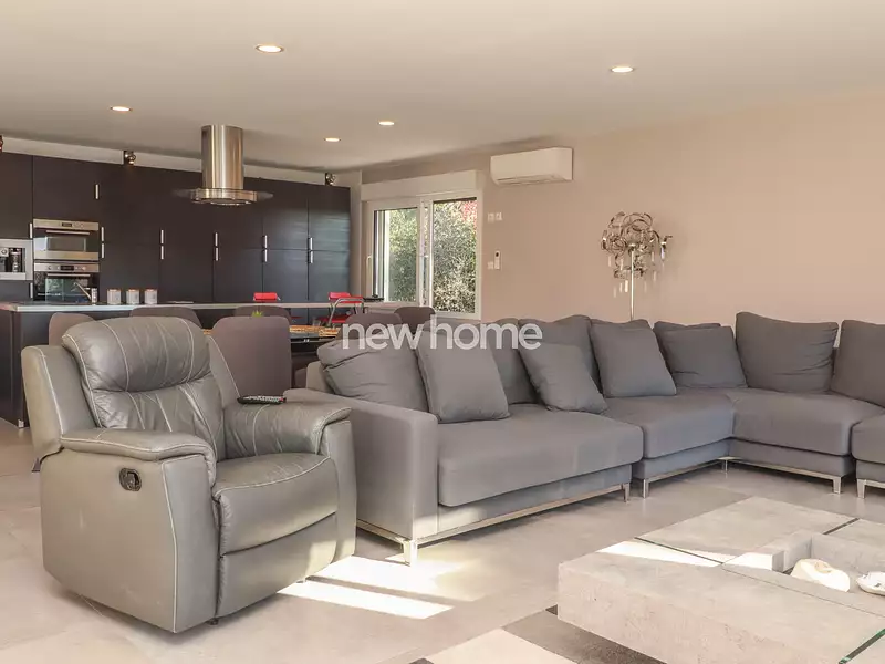 Maison, 180 m²