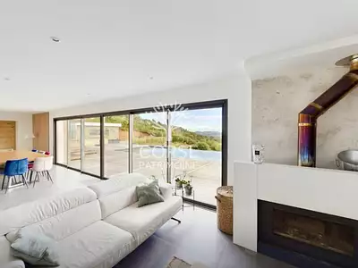 Maison, 325 m²