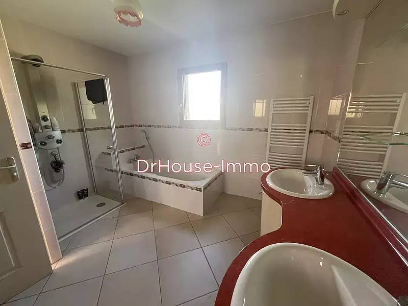 Maison, 205,12 m²