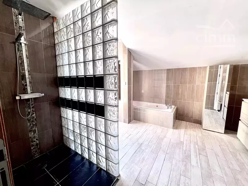 Maison, 115 m²