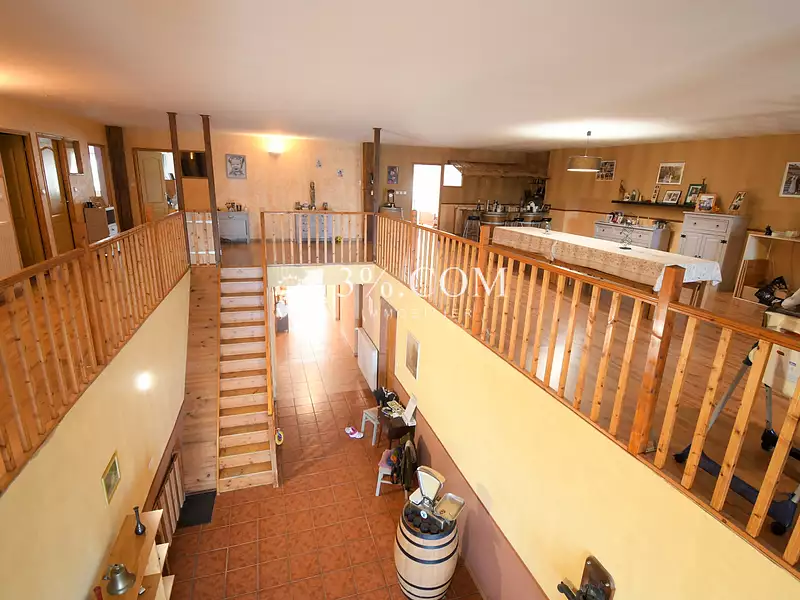 Maison, 390 m²