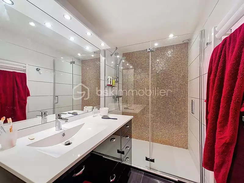 Maison, 255 m²