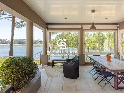 Maison, 220 m²