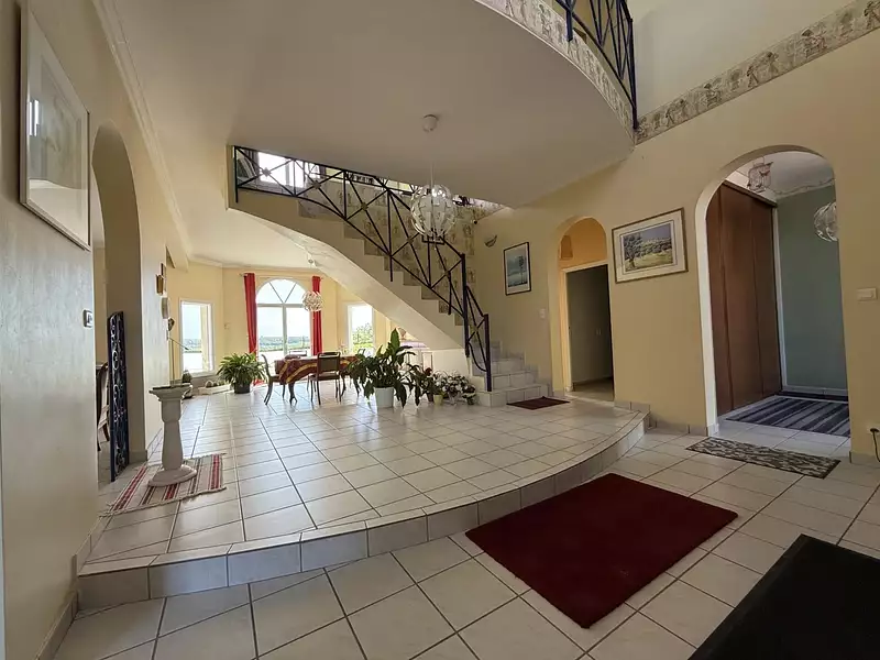 Maison, 240 m²