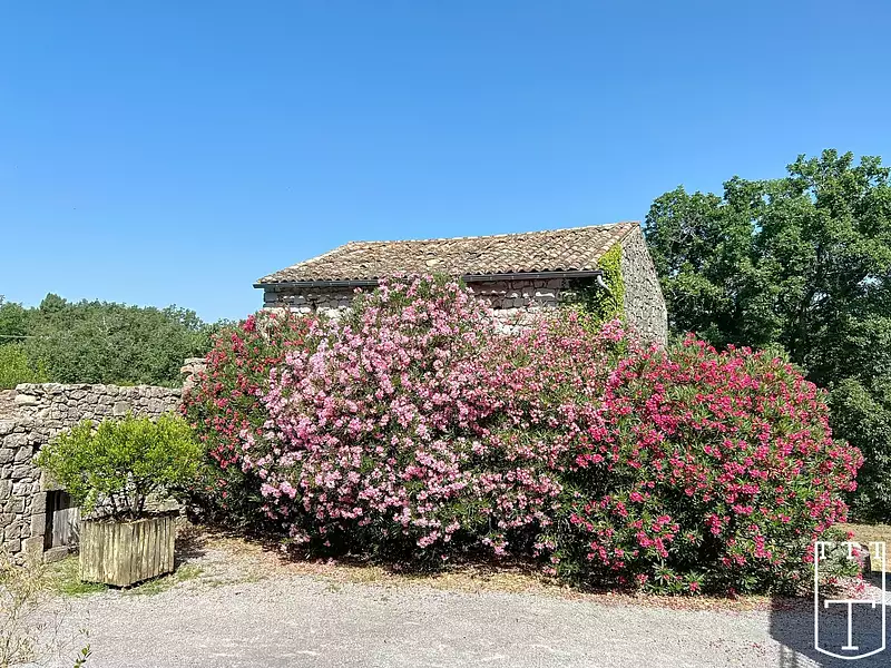 Maison, 640 m²