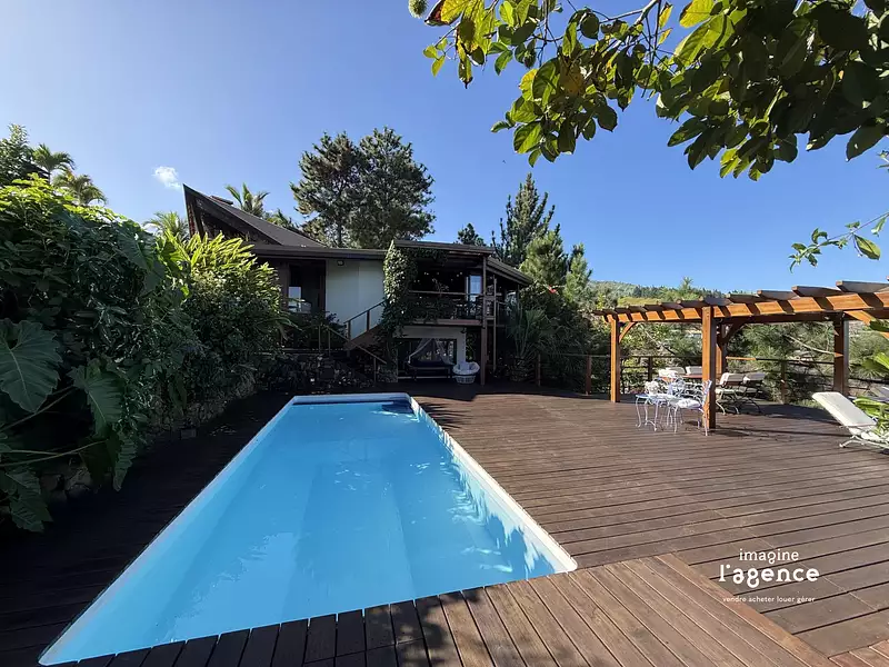 Maison, 246 m²