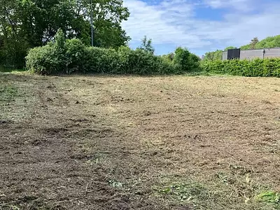 Terrain, 700 m²