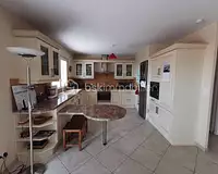Maison, 215 m²