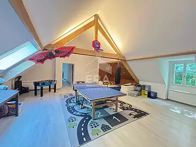 Maison, 242 m²