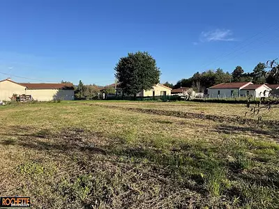 Terrain, 741 m²