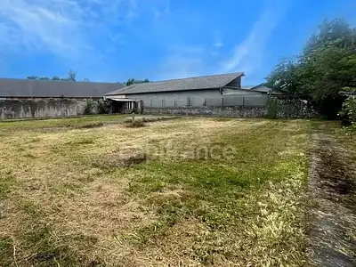 Terrain, 610 m²