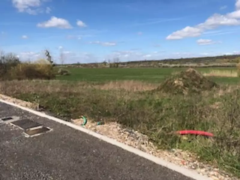 Terrain, 280 m²