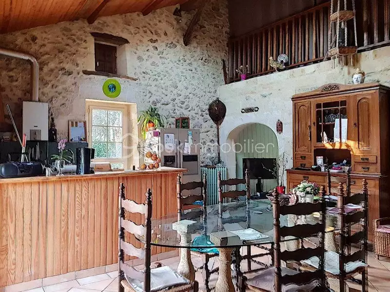 Maison, 260 m²