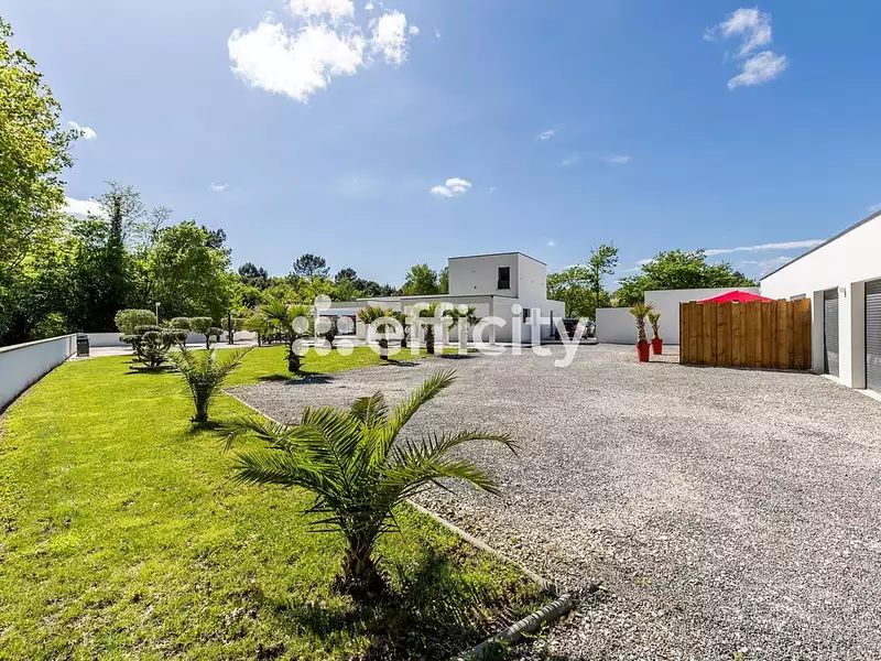 Maison, 340 m²