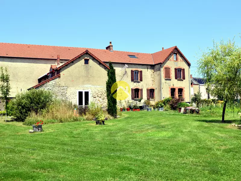 Maison, 246 m²