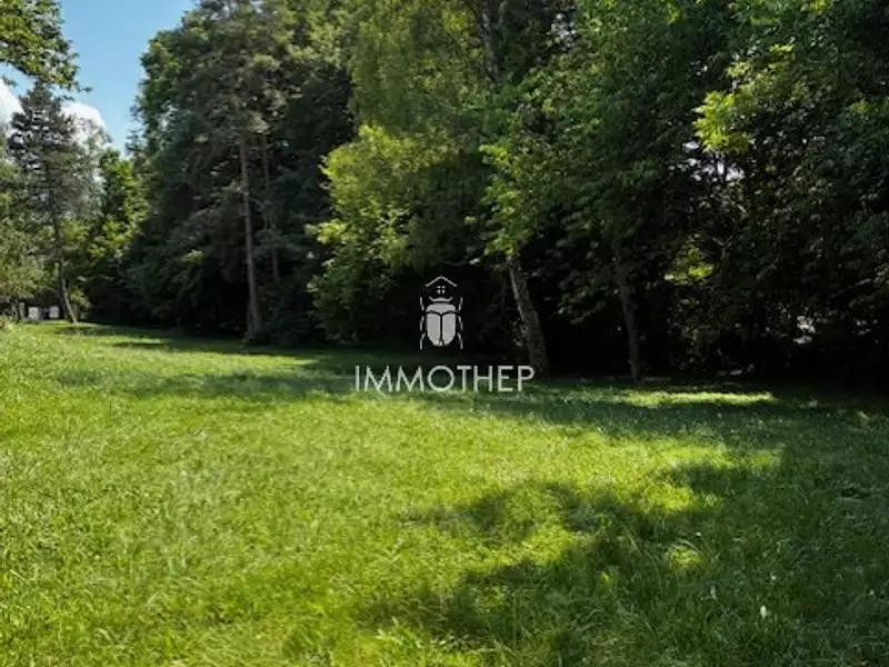 Terrain, 2 100 m²