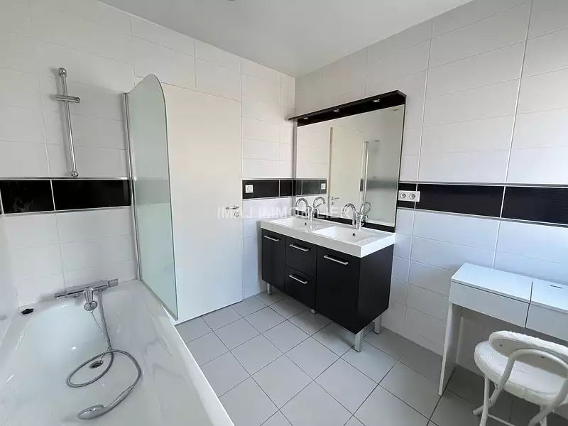 Maison, 105,6 m²