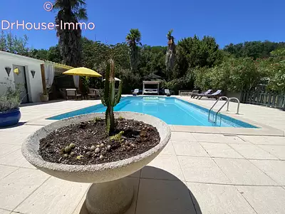 Maison, 235 m²