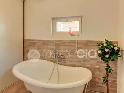 Maison, 201 m²