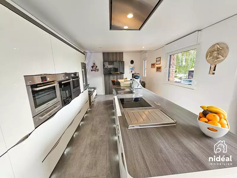 Maison, 198 m²
