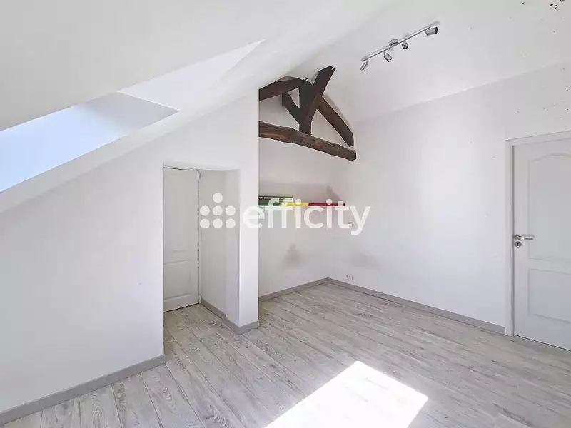 Maison, 220 m²