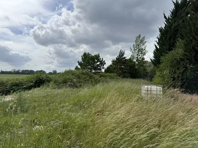 Terrain, 639 m²